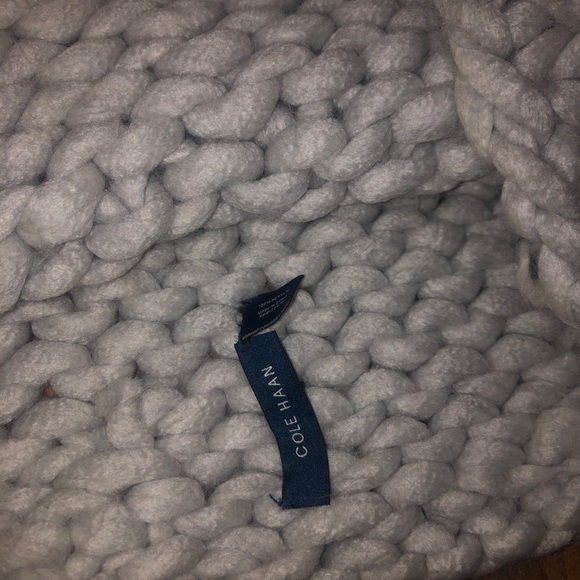 Cole Haan grey chunky knit infinity scarf neck warmer - Picture 3 of 5